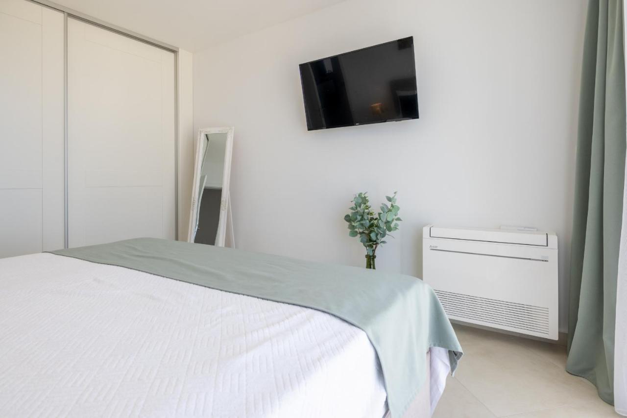 Villa Smaragd - Lapis - Luxury Apartment With Shared Pool Makarska Extérieur photo