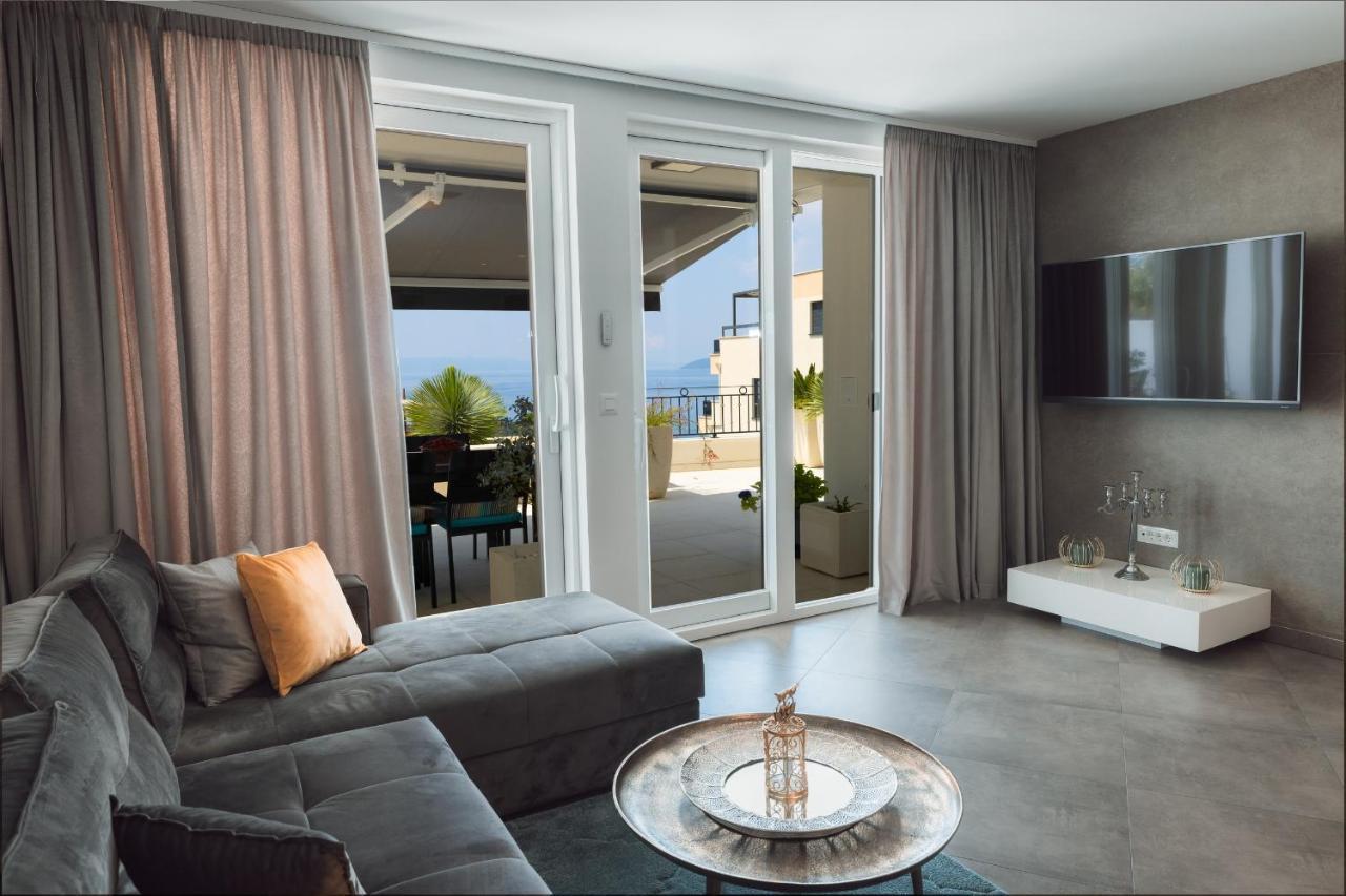 Villa Smaragd - Lapis - Luxury Apartment With Shared Pool Makarska Extérieur photo